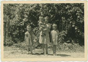 1951, le quattro sorelle Tonzinelove
